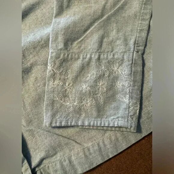 J. Jill Cotton Blouse with Floral Embroidery | Light Blue-Gray | Size M - Picture 3 of 9